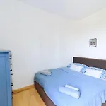 Family Friendly With A Swimming Pool - 20859
