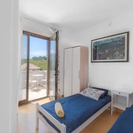 Apartment Family Friendly With A Swimming Pool - 20859