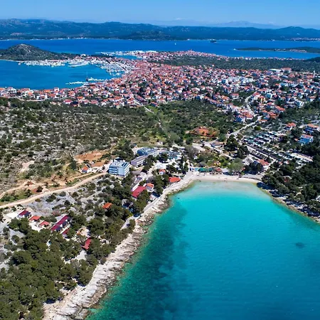 Family Friendly With A Swimming Pool - 20859 Apartman