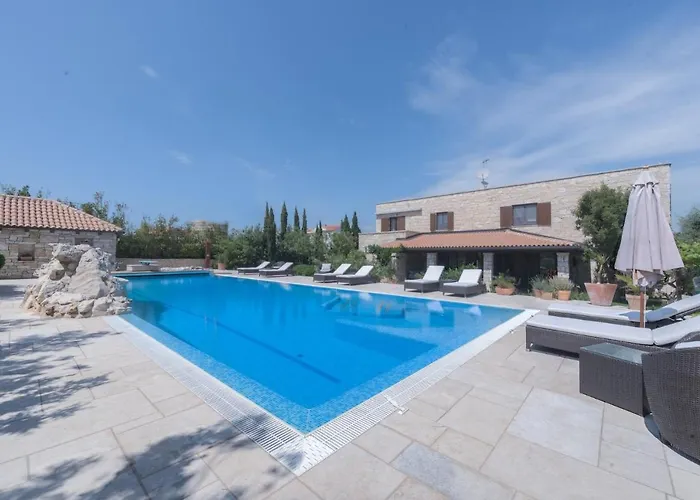 Family Friendly With A Swimming Pool - 20859 Apartamento Murter
